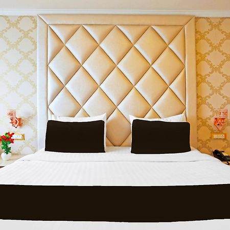Super Townhouse Oak Dharamshala Near Maximus Mall Bagian luar foto