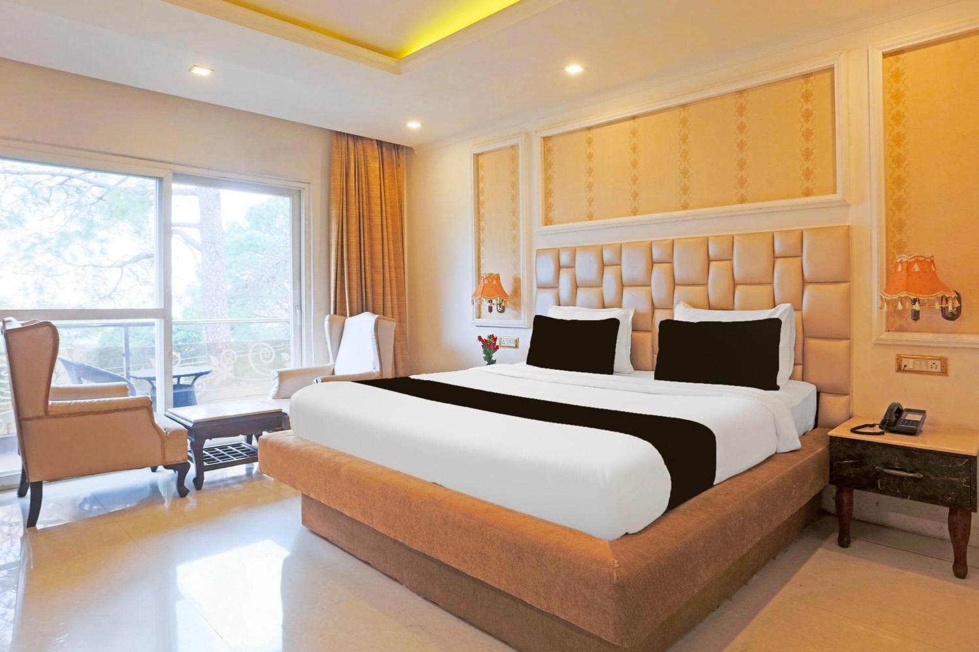 Super Townhouse Oak Dharamshala Near Maximus Mall Bagian luar foto