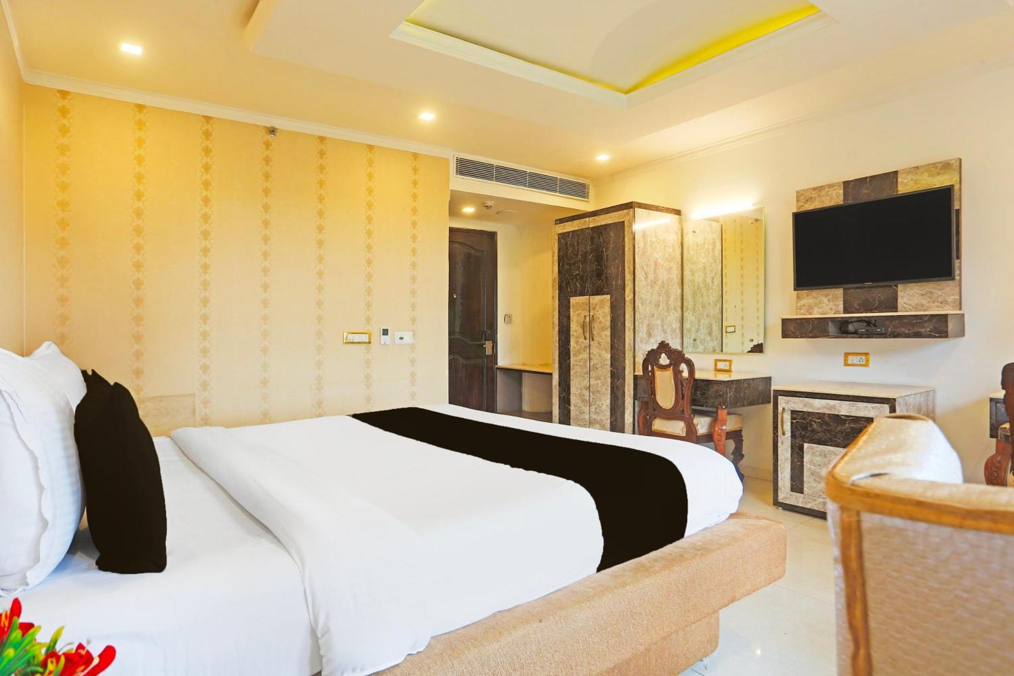 Super Townhouse Oak Dharamshala Near Maximus Mall Bagian luar foto