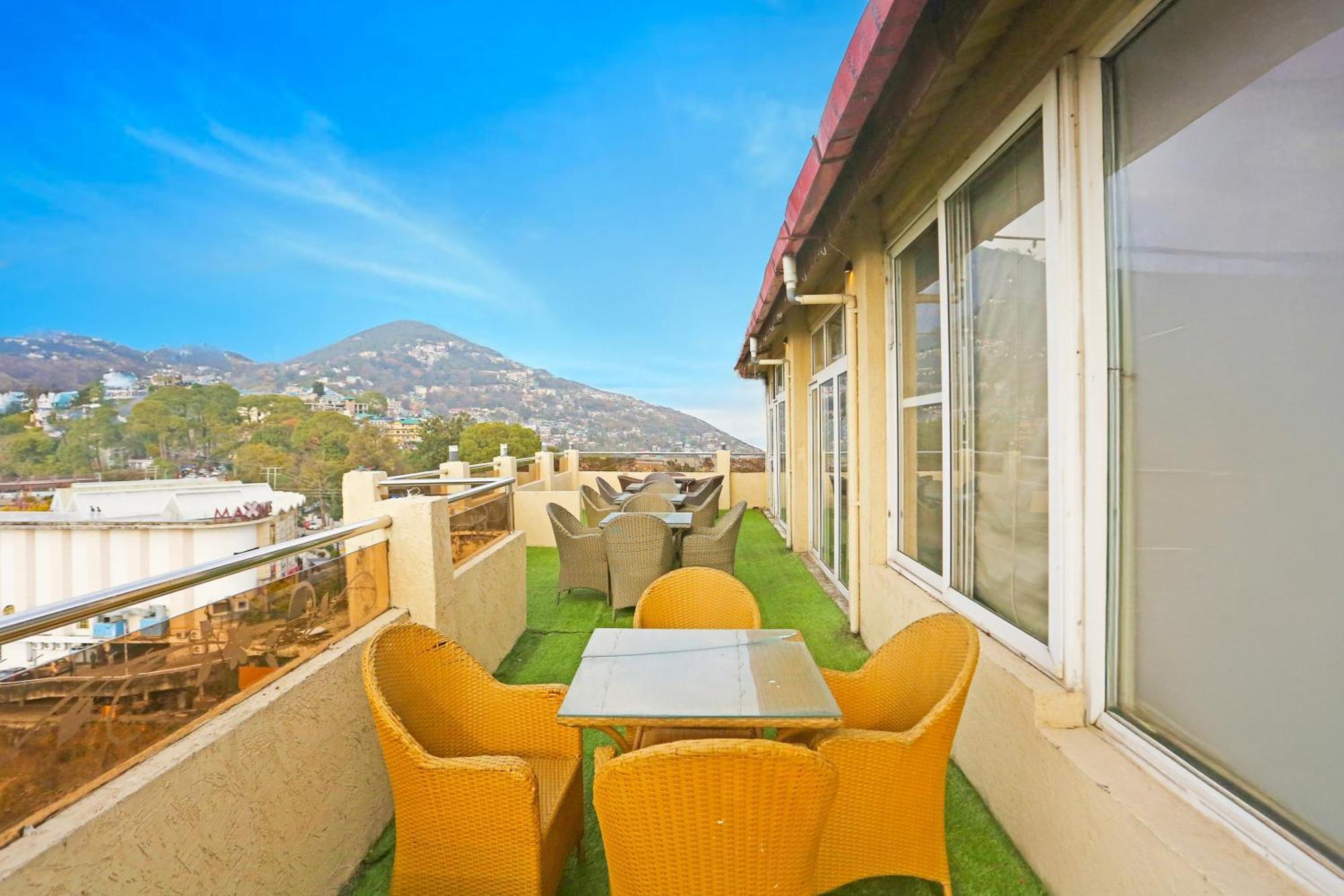 Super Townhouse Oak Dharamshala Near Maximus Mall Bagian luar foto