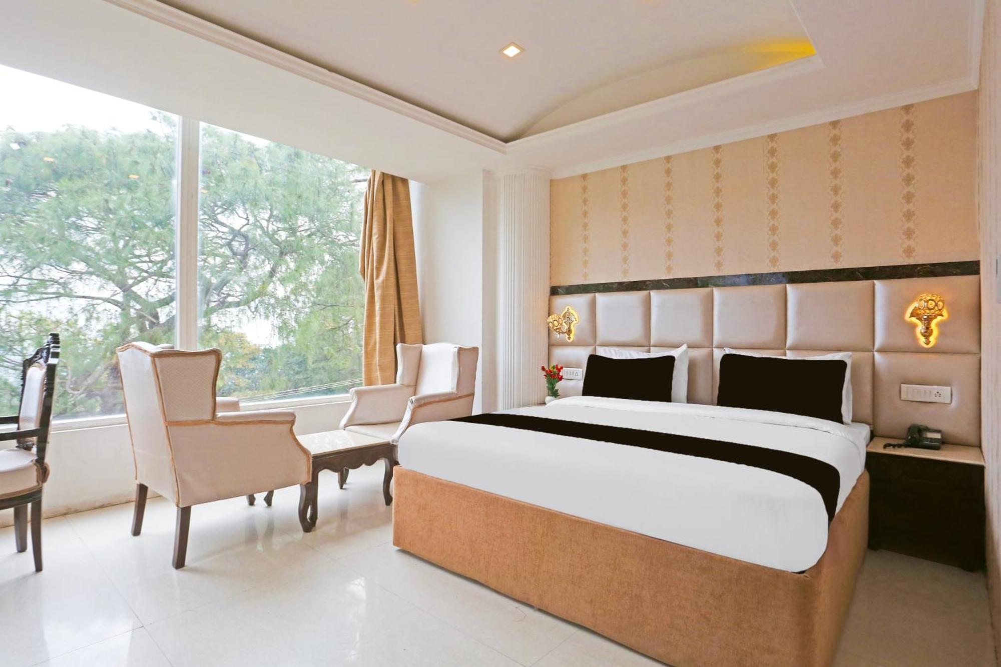 Super Townhouse Oak Dharamshala Near Maximus Mall Bagian luar foto