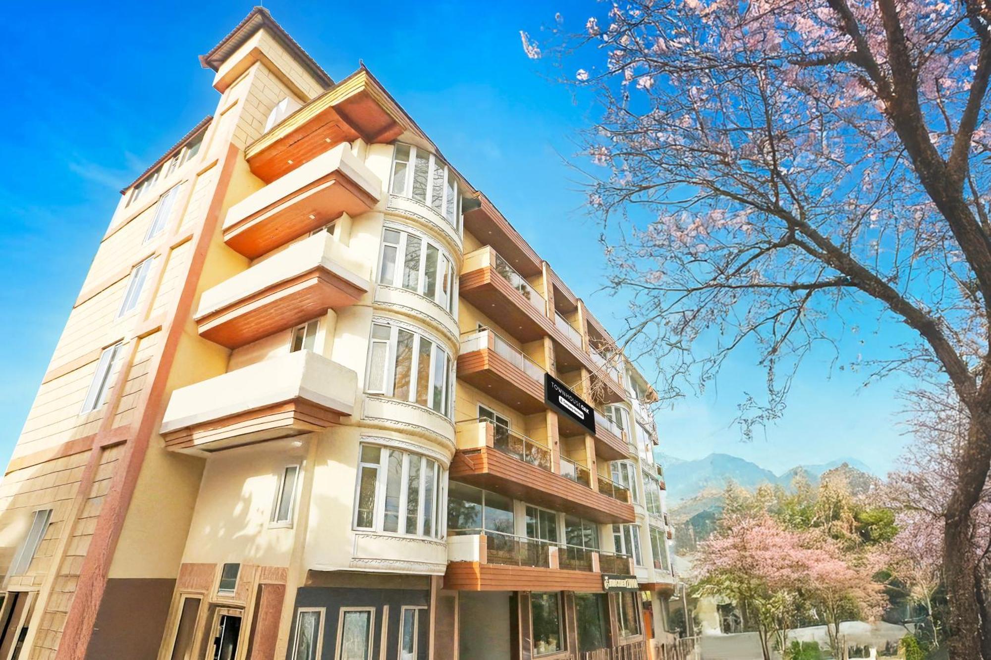 Super Townhouse Oak Dharamshala Near Maximus Mall Bagian luar foto